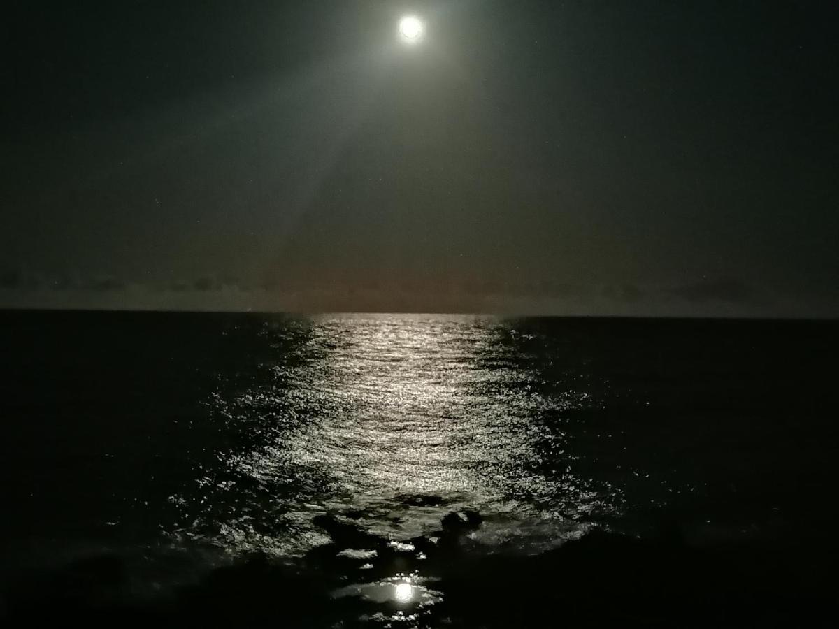 Blue Sea. Tony Frias. Las Eras. Arico - Tenerife. Arico el Nuevo Exterior foto